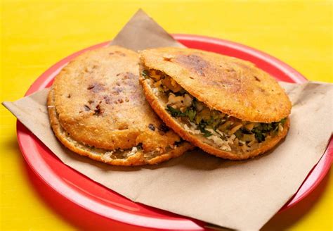 gordas con|mexican corn gorditas.